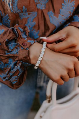 All The Sparkles Stretch Bracelet in White